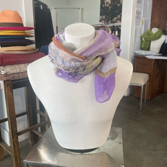 813 Ottotredici New Yorker Magazine and Statue of Liberty Print Scarf